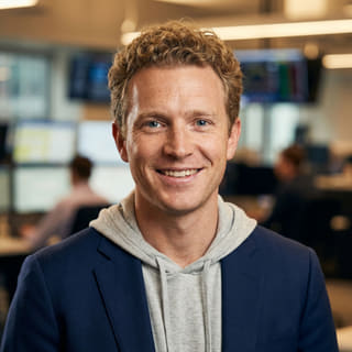 Ryan Brooks, registrado como analista principal de trading en Zenda Rentorio, en una imagen de perfil